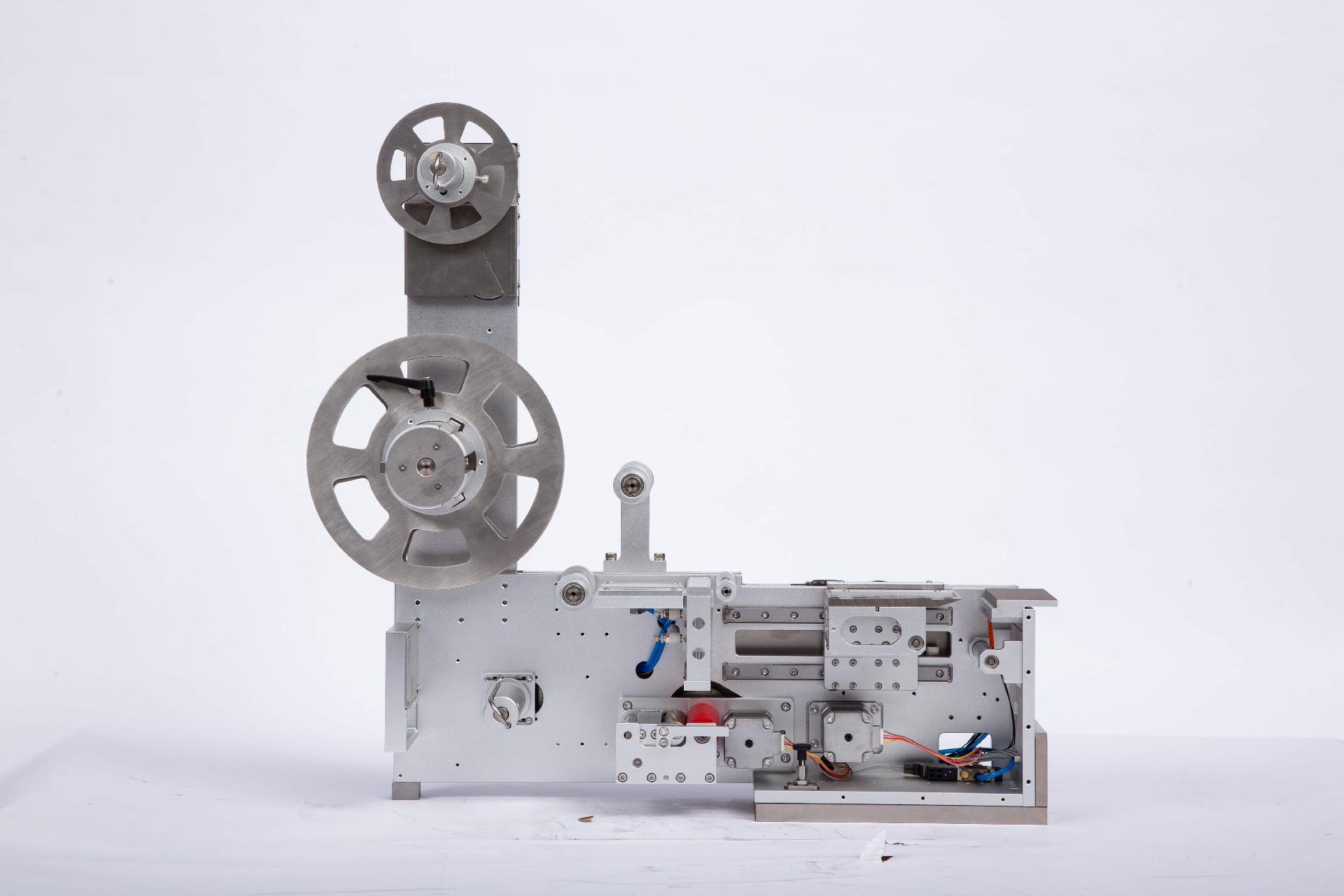 后撤式剥标飞达